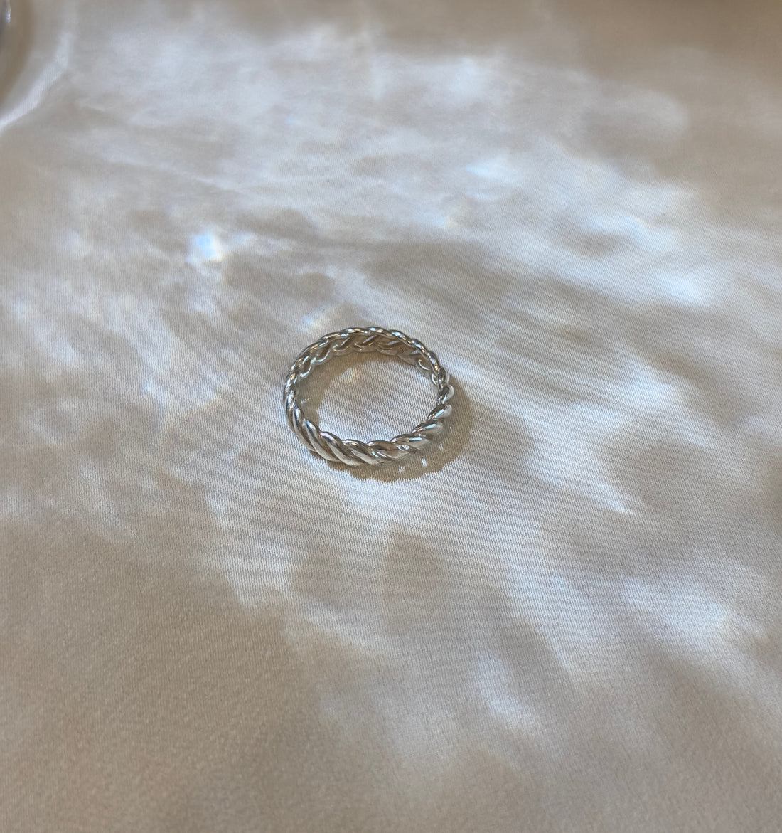 Lea Thin Croissant Ring